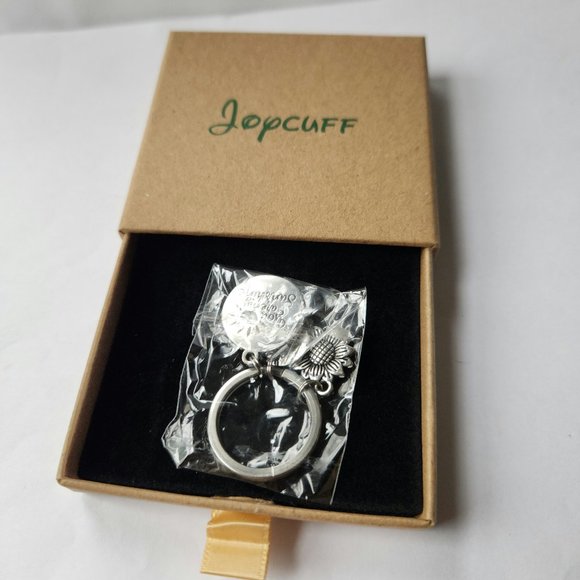 NWT You are my sunshine silver key chain with the letter Q - Picture 2 of 9